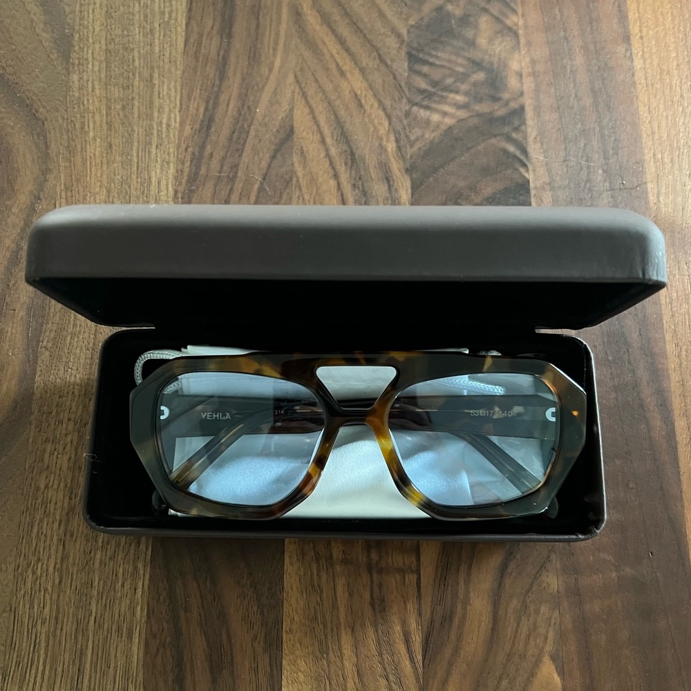 Vehla River Tort/Sky Glasses